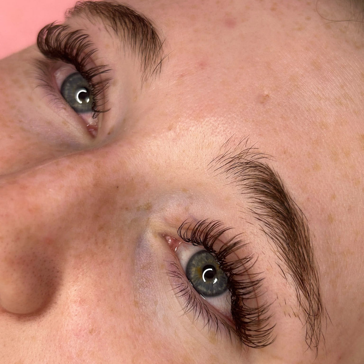 Medium Brown Lash Tray 0.05