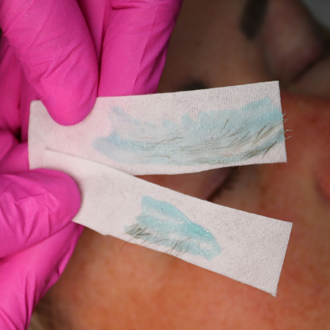 Eyebrow Hair Removal using Pinkfishes Lagoon Wax.