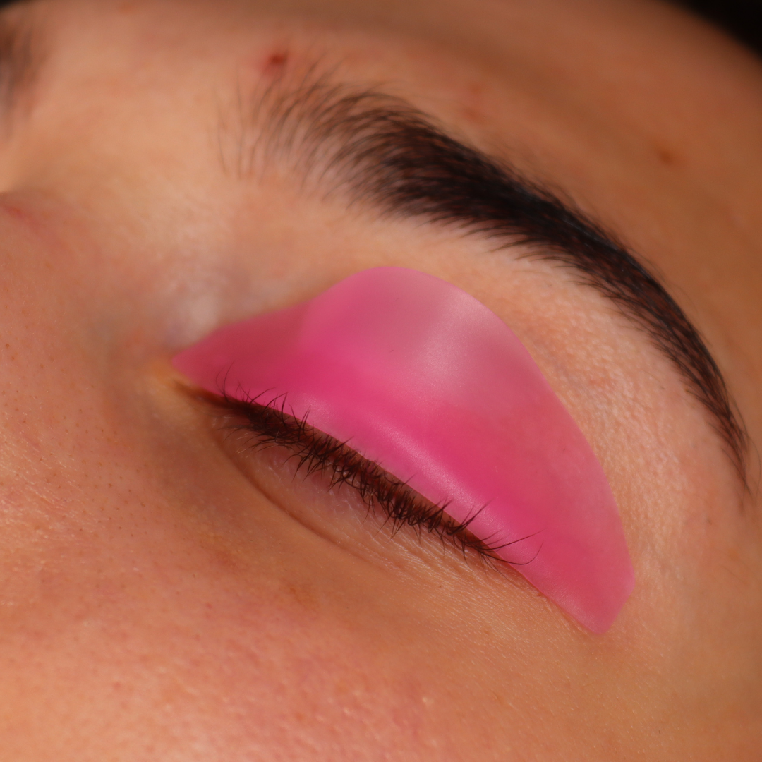 Flat Glueless Shields