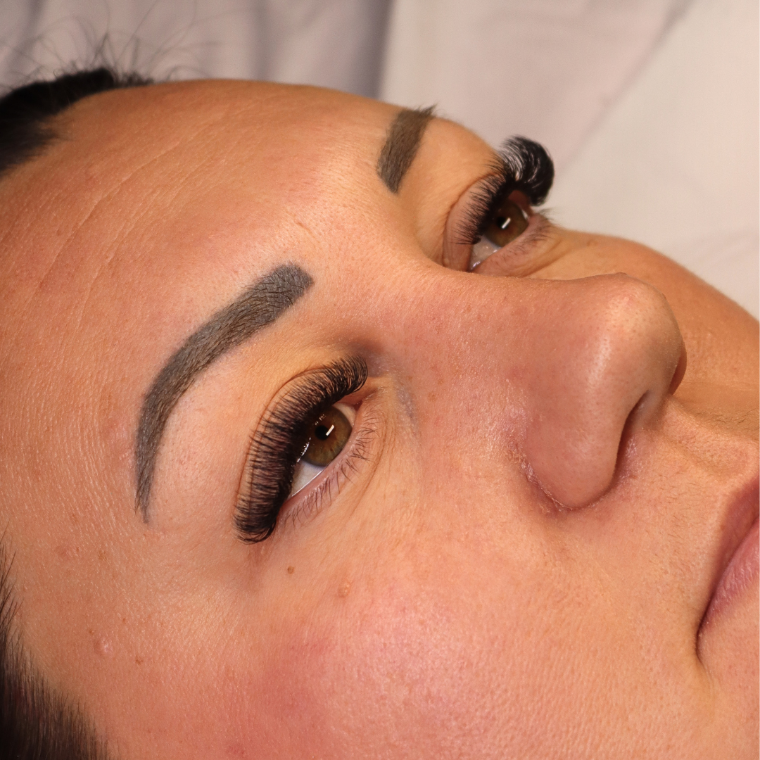 Russian Lash Extensions