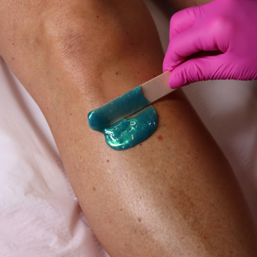 Pinkfishes Lagoon Wax being applied.