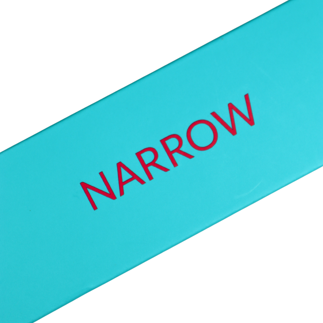 Narrow labelling on lash trays.