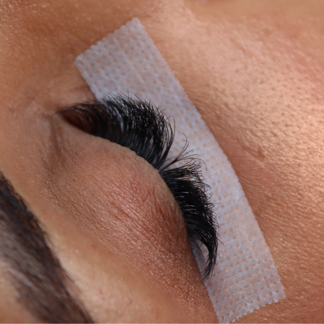 Pinkfishes Pro-Made lashes.